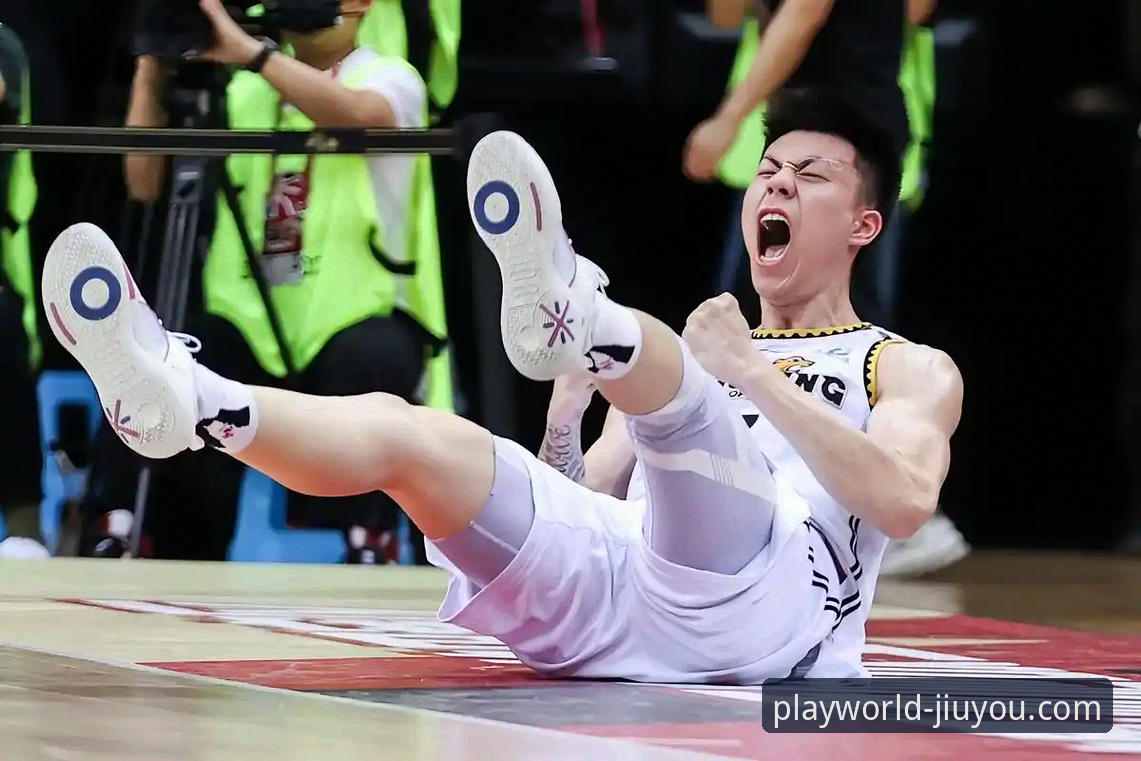 九游官方网站登录 3个关键视角,解码上海男篮12连胜背后的战术革新